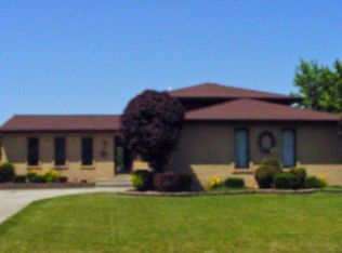8844 Clark Pl, Crown Point, IN 46307