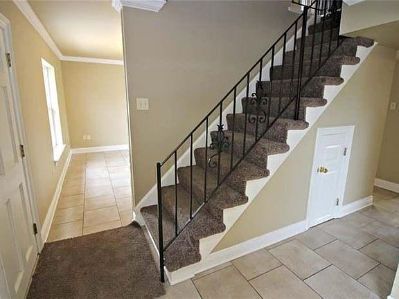 2nd image of 617 E Marlin Ct