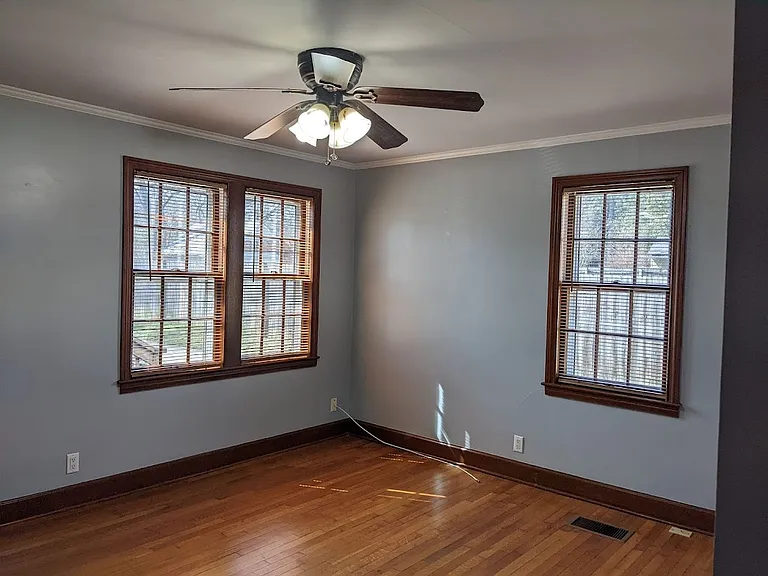 1070 Horseshoe Dr — Photo 4