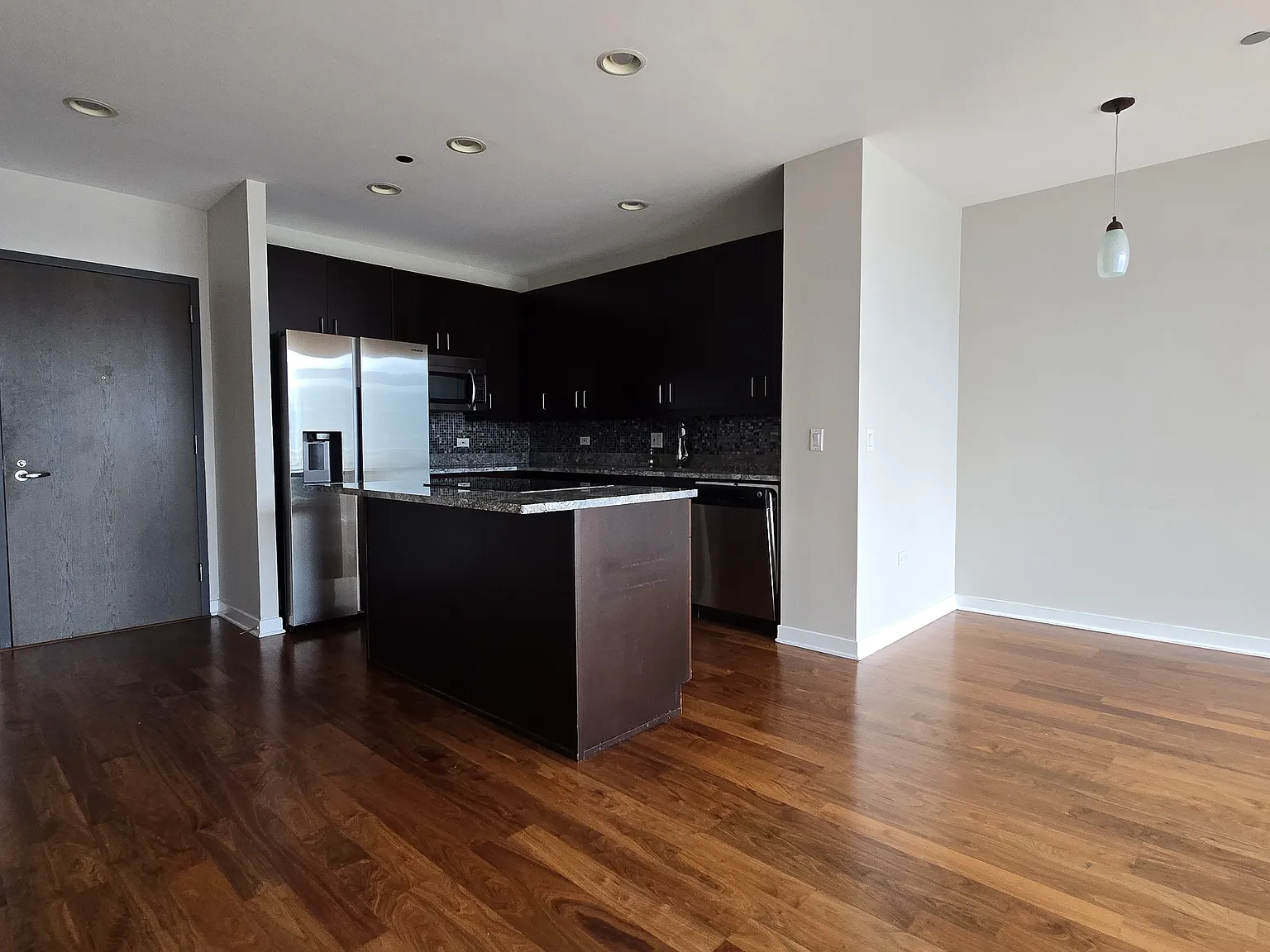 2 bed, 1328 sqft, $4,000 — Photo 3