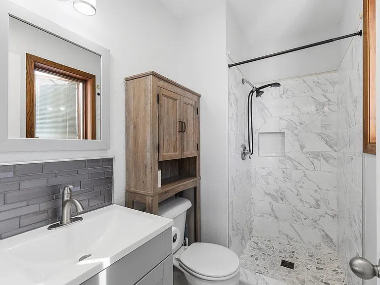 570 Oasis Dr — Photo 11