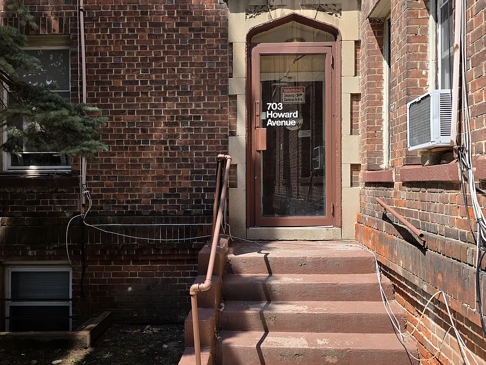 701 Howard Ave #4B