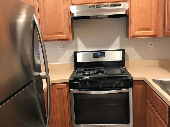 5th image of 16 Lake Ave APT 16