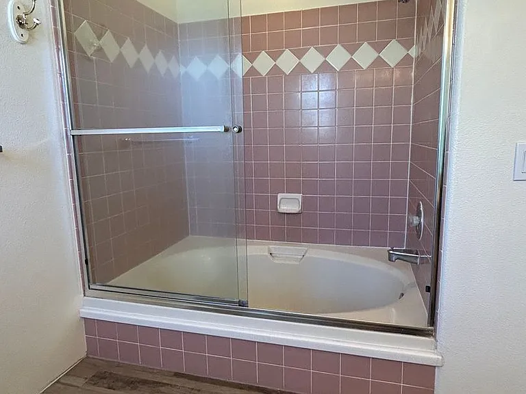 411 N Edgewood Ln — Photo 13