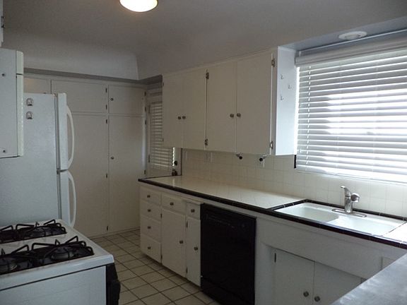 4th image of 34551 Avenue B