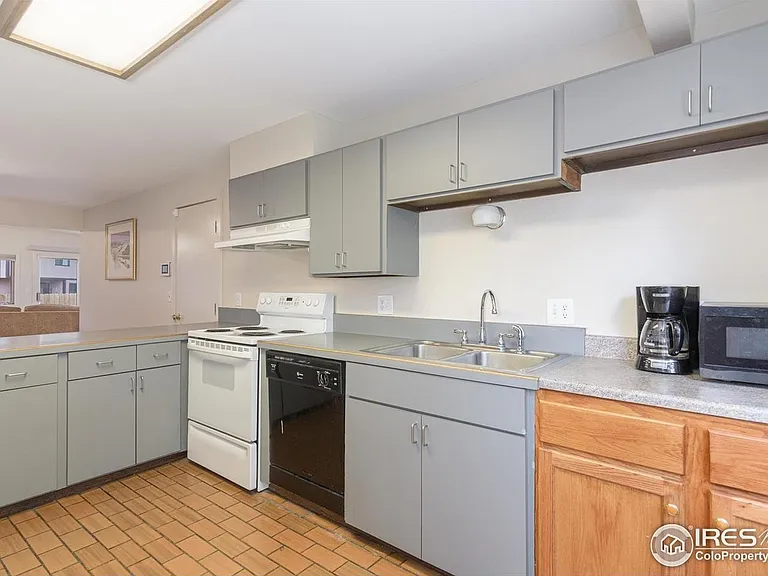756 Birch St — Photo 4