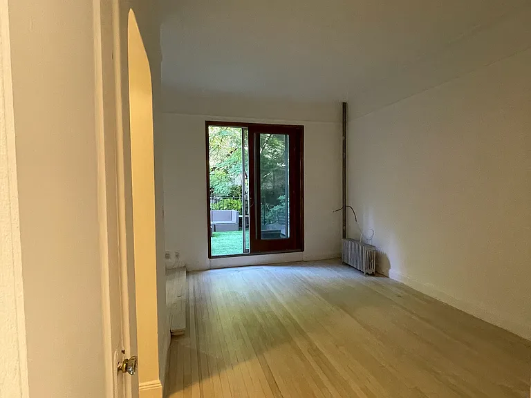 126 E 30th St #2D — Photo 20