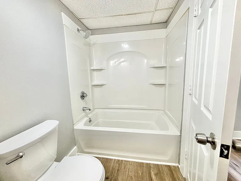 2303 Main St #L — Photo 11