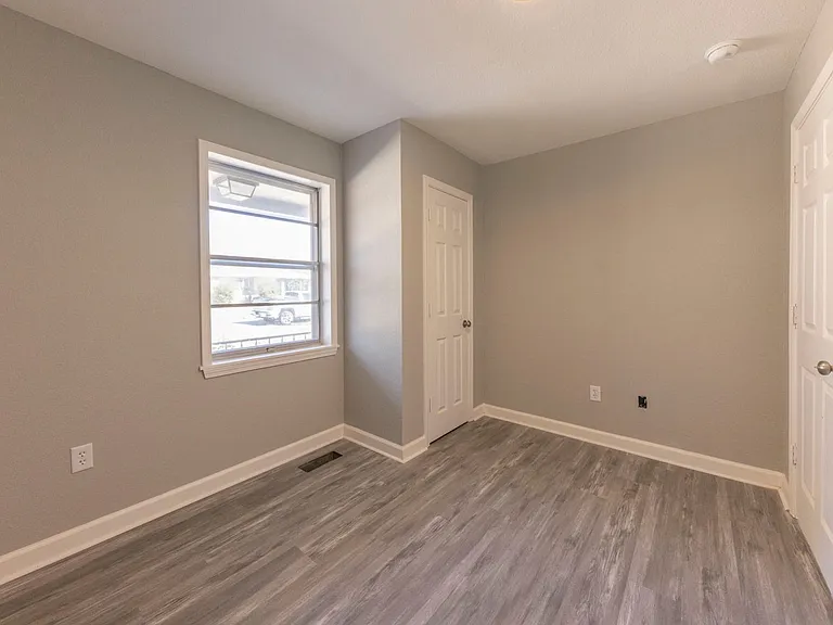 1809 W Center Ave — Photo 26