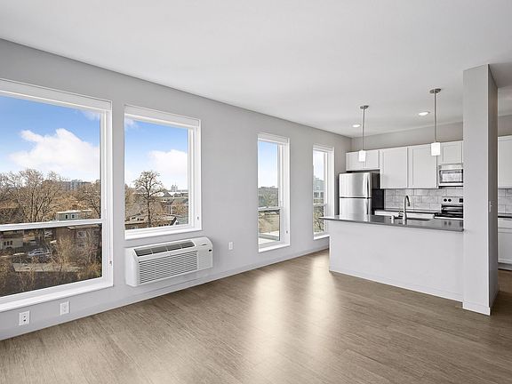 5th image of 401 University Ave SE #6