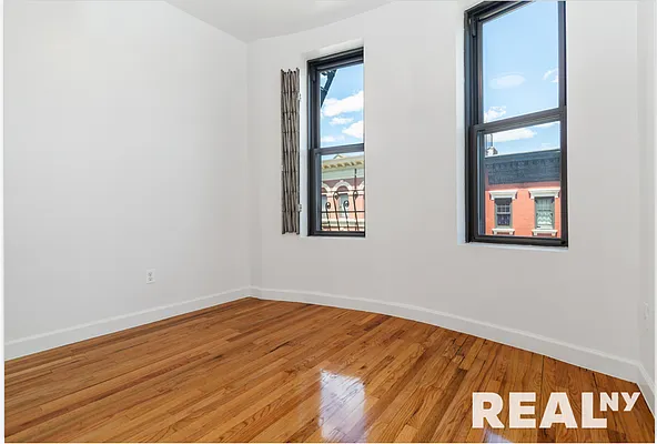 Rented by REAL New York | media 10