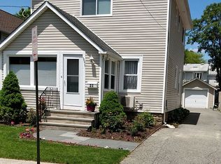 27 High St, Roslyn Heights, NY 11577