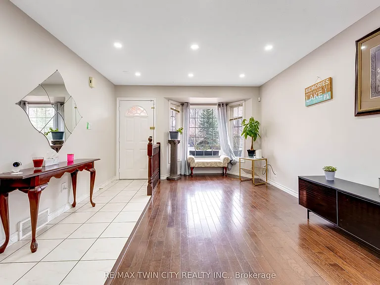 183 Bush Clover Cres — Photo 5