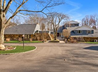 131 Skunks Misery Rd, Locust Valley, NY 11560