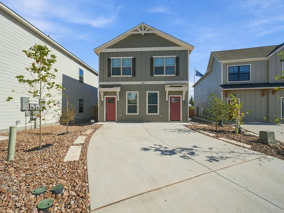 7254 Magnolia Vlg #101
