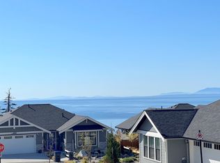 6078 Kingbird Ave, Sechelt, BC V7Z0S4