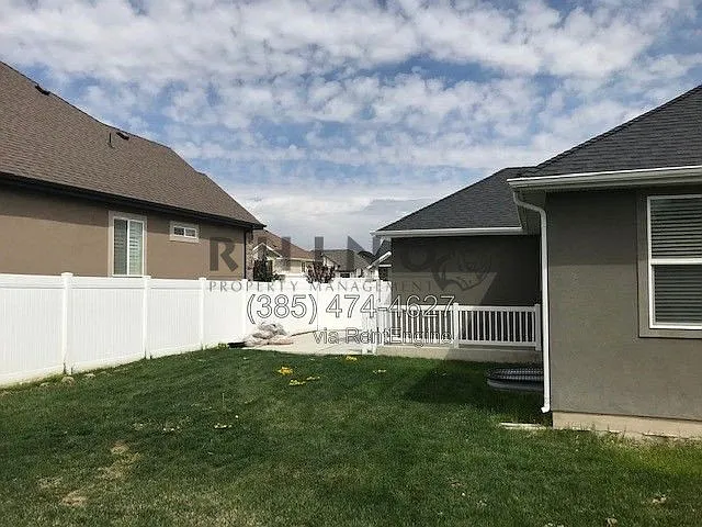 2273 W Espadrille Cir — Photo 17