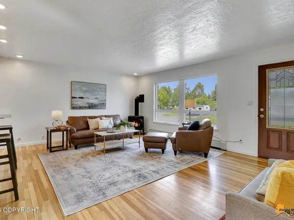 2622 Douglas Dr, Anchorage, AK 99517