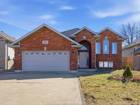 149 Amy Croft Dr, Lakeshore, ON N9K 1E3