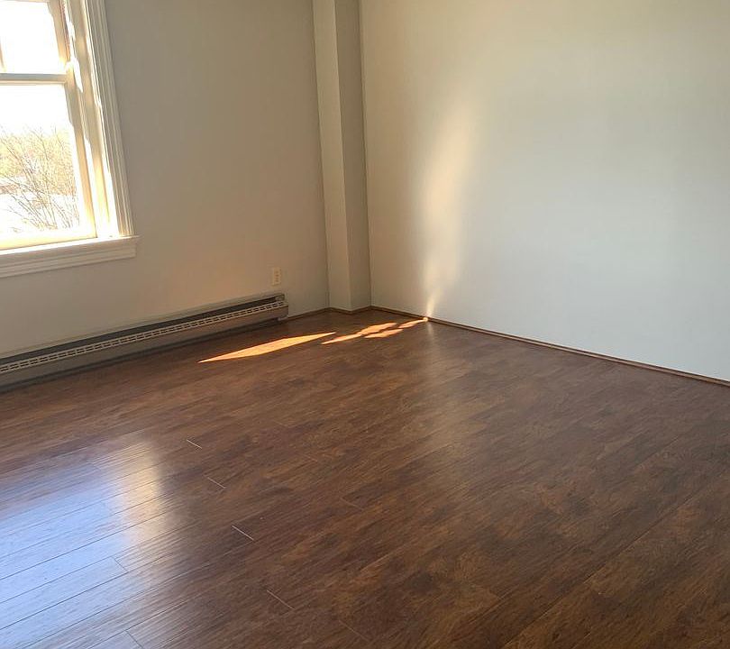 2nd image of 1405 17th Ave #509