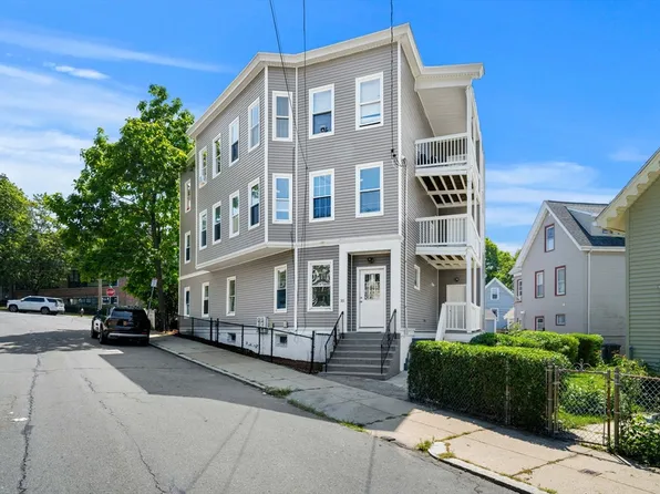 35 Pond St, Hyde Park, MA 02136