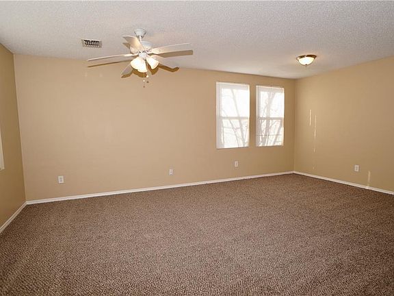 4th image of 1006 Chilton Dr