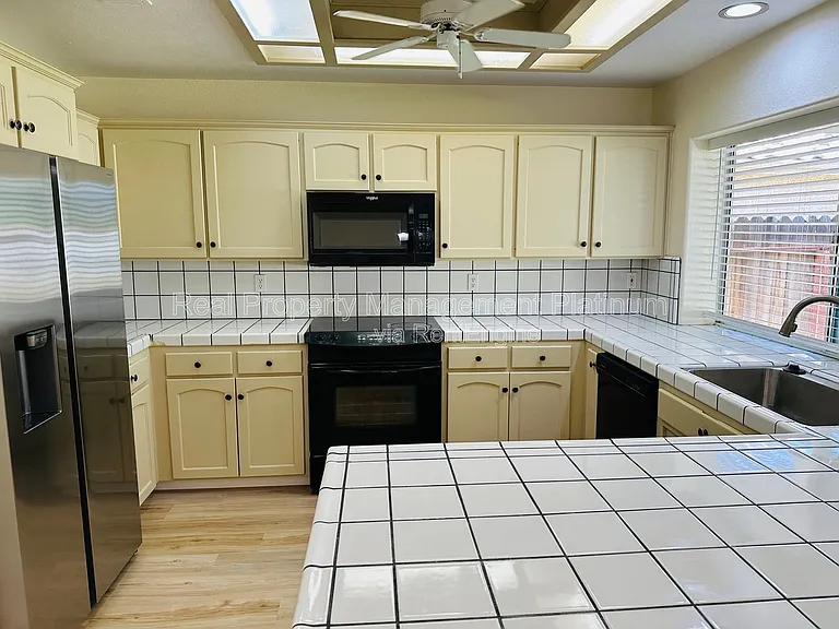 8552 N Meridian Ave — Photo 21
