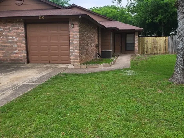 5253 Meadow Rise St, San Antonio, TX 78250