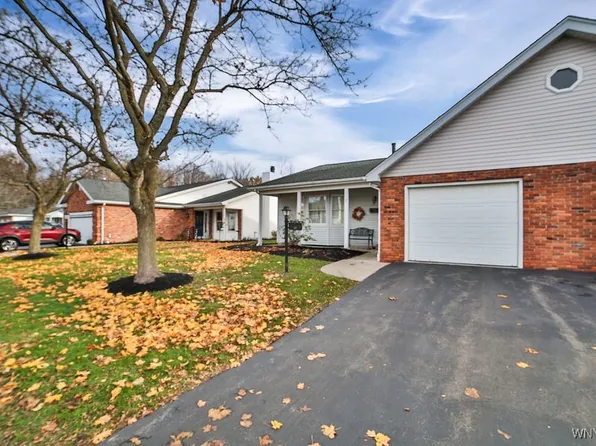 17 The Cmn #17, Lockport, NY 14094