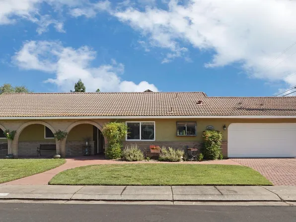 18946 Lambert Way, Lockeford, CA 95237