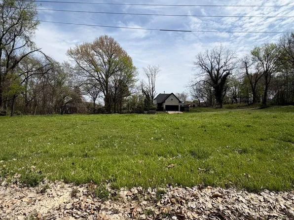 920 N Front St, Memphis, TN 38107