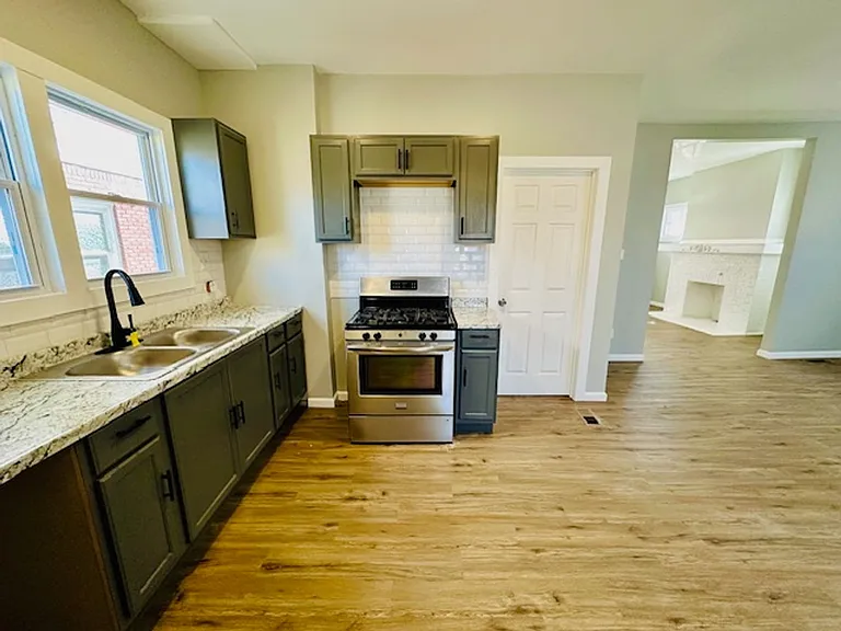 2634 Lawrence St — Photo 12