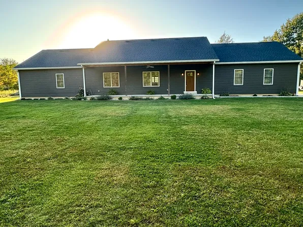 8890 N Watson Pl, West Terre Haute, IN 47885