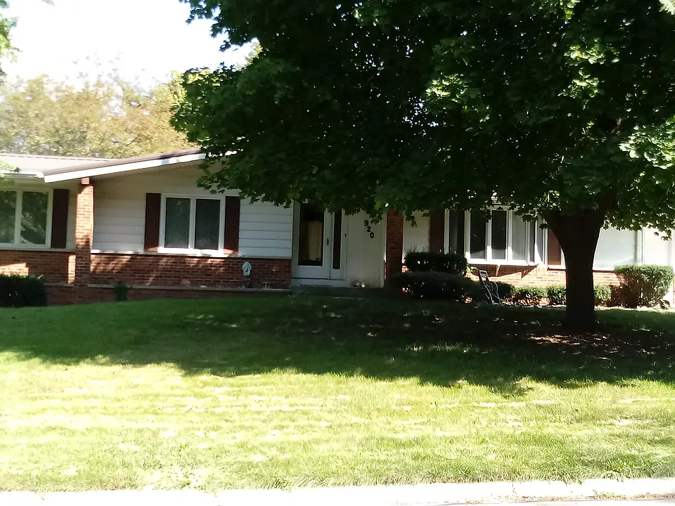 920 Knottingham Dr