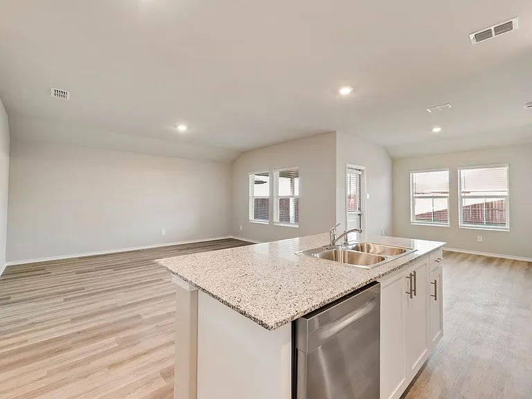 8556 Dunnstown Dr — Photo 9