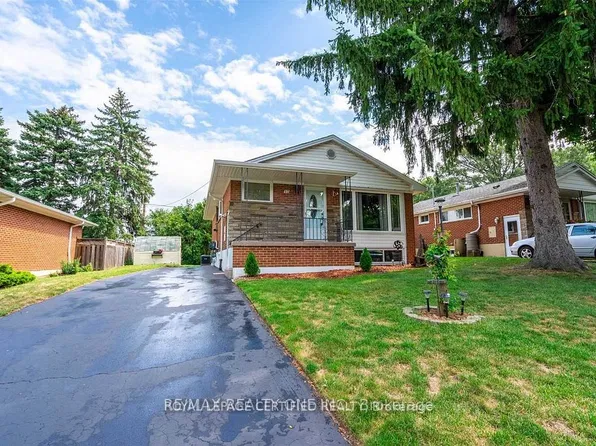 17 Carwyn Cres, Hamilton, ON L8S 3H3