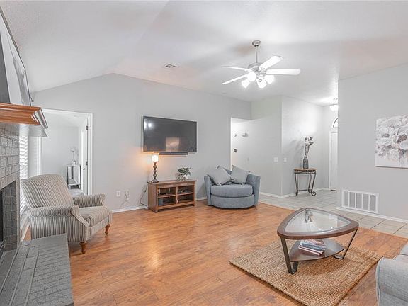 4th image of 3604 Teresa Dr