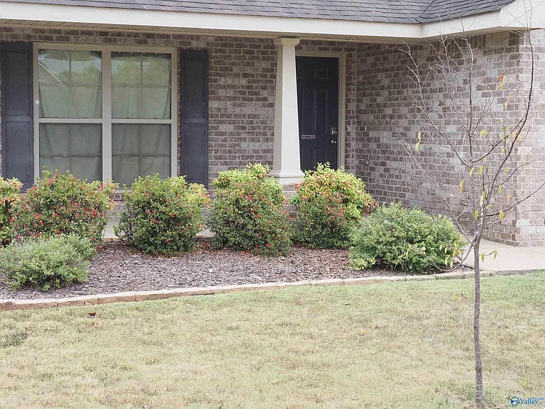 102 Acacia Trail Dr — Photo 2