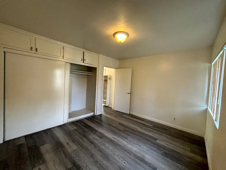 1935 Cloverfield Blvd — Photo 55