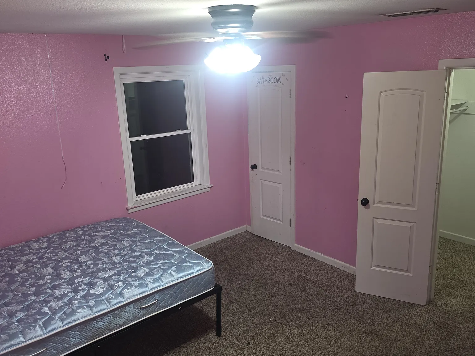 4 bed, 2.5 bath, 3500 sqft, $700 — Photo 4