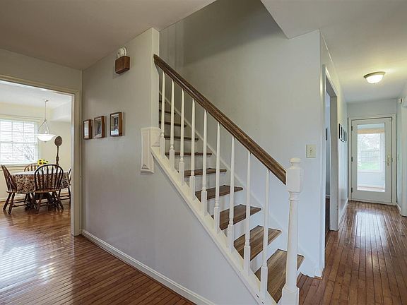 4th image of 7636 Lakewater Dr