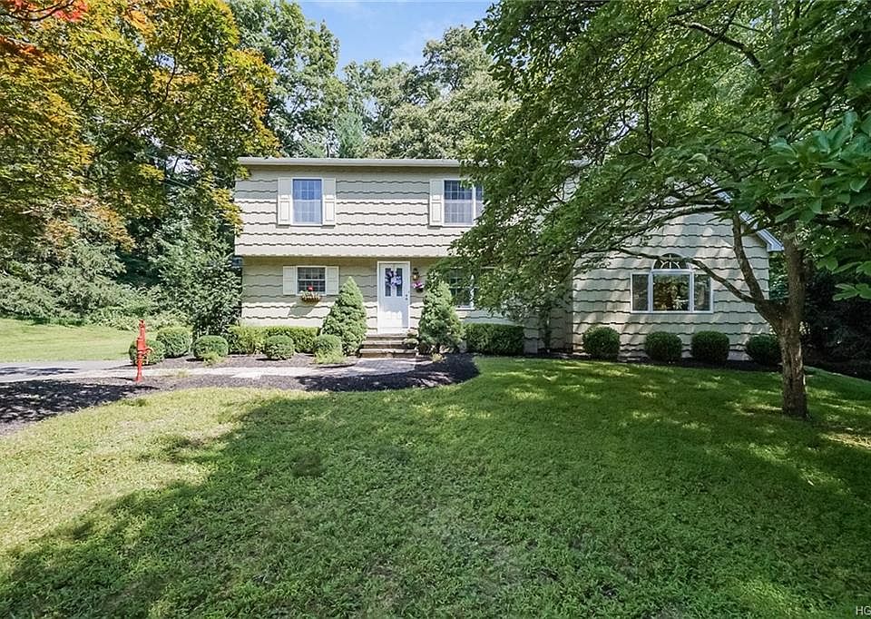 1st image of 17 Pine Ln