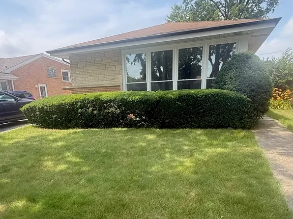 8748 N Olcott Ave, Niles, IL 60714