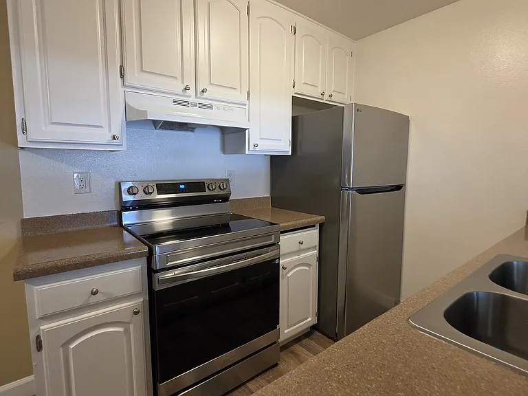 12625 Mapleview St — Photo 7