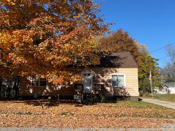 204 W 4th St, Scottville, MI 49454