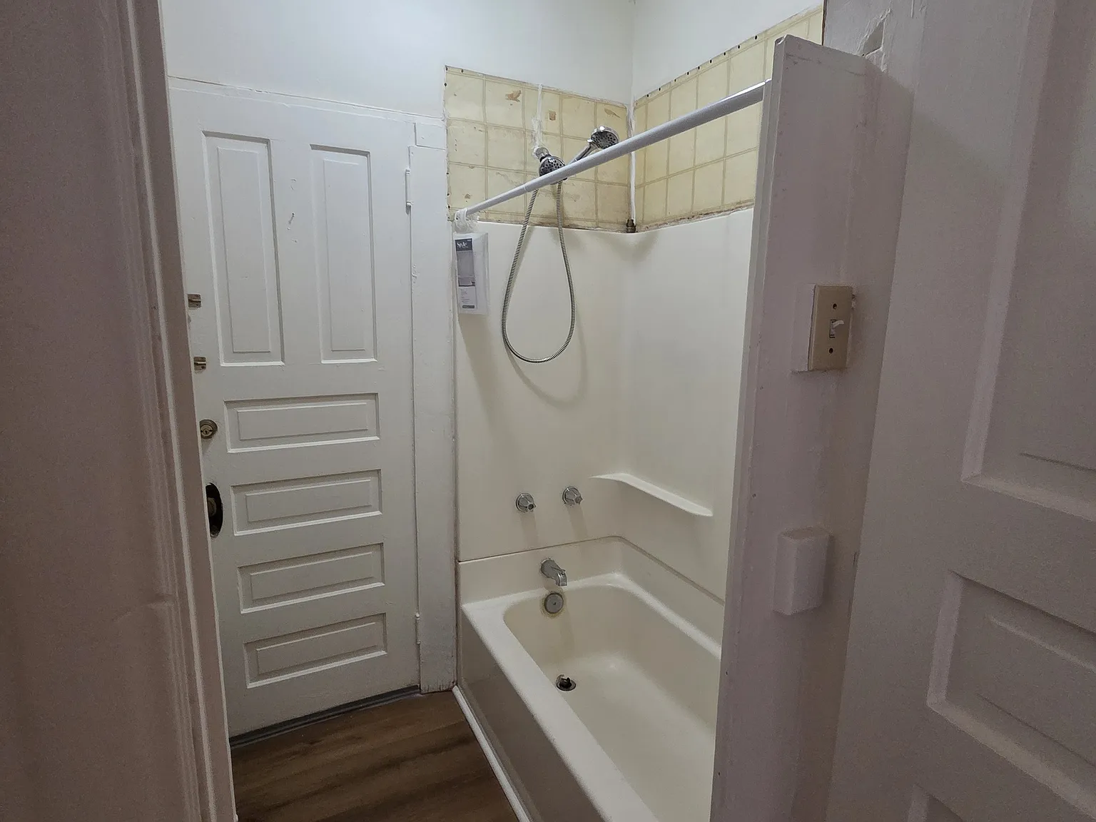 Studio, 700 sqft, $1,000 — Photo 4