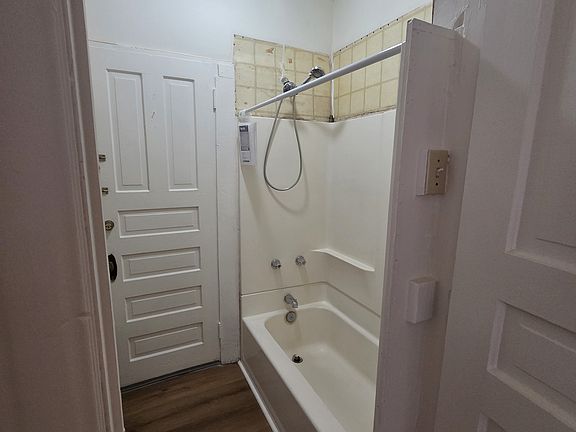 4th image of 1419 9th Ave #2