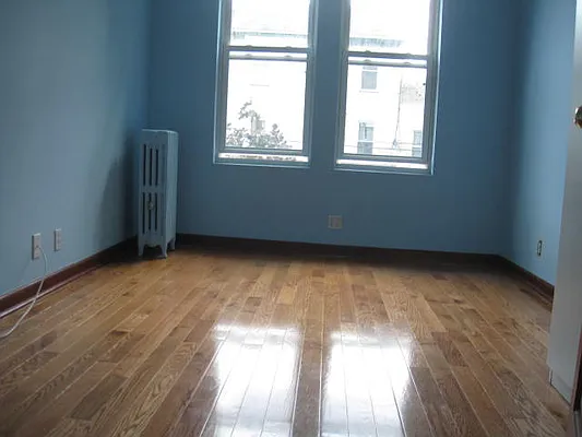 Rented by Alexiou Realty | media 15