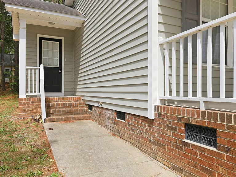 1057 Mailwood Dr — Photo 3