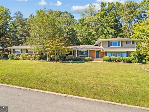 1410 Sherwood Dr, Dalton, GA 30720